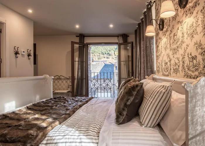 Casa Natal Del Gigante De Sallent * Sallent de Gállego