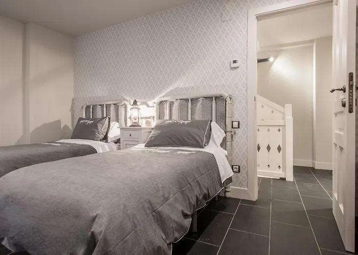 Casa Natal Del Gigante De Sallent * Sallent de Gállego