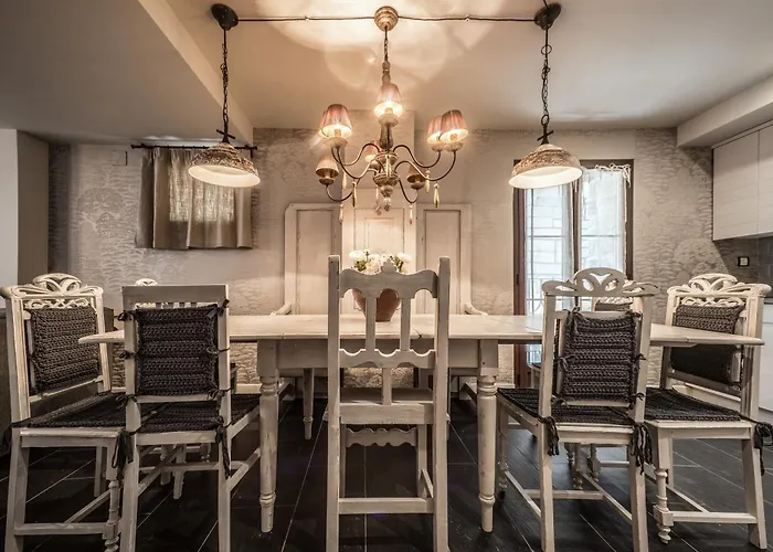 Tatil Evi Casa Natal Del Gigante De Sallent